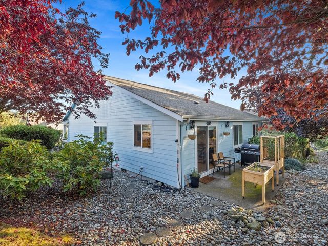 179 NW 12th Court, Oak Harbor, WA 98277