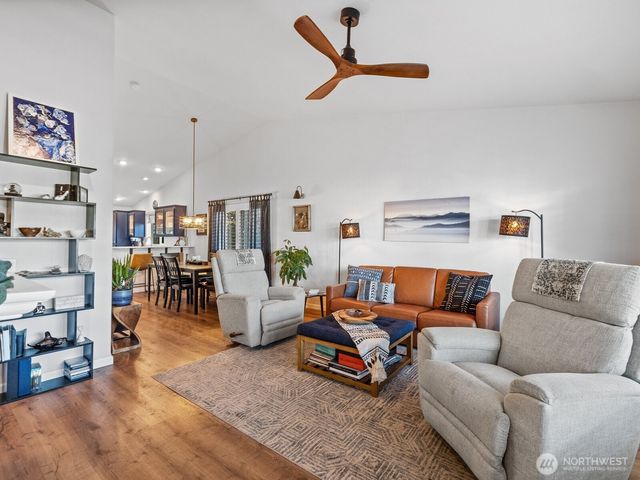 179 NW 12th Court, Oak Harbor, WA 98277