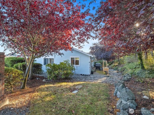 179 NW 12th Court, Oak Harbor, WA 98277