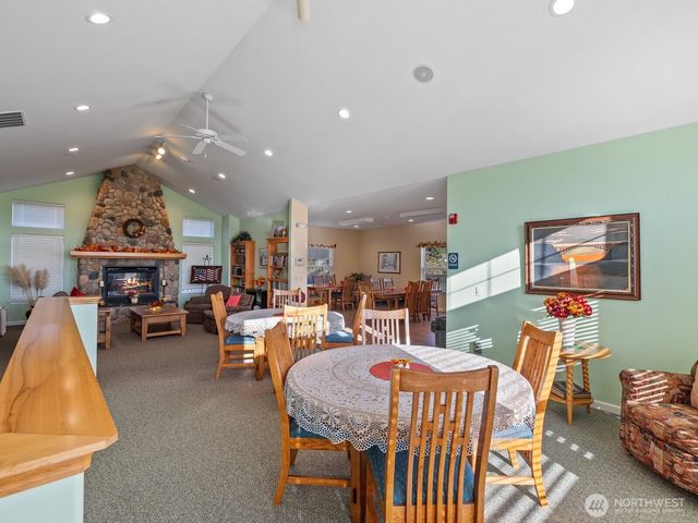 179 NW 12th Court, Oak Harbor, WA 98277