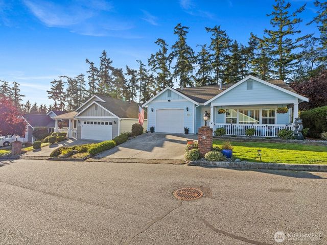 179 NW 12th Court, Oak Harbor, WA 98277