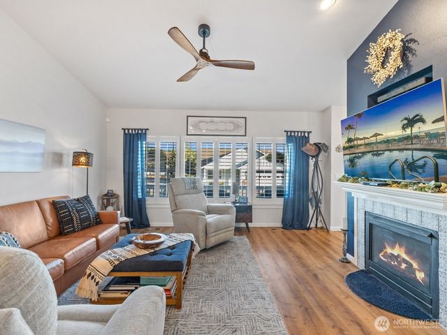 179 NW 12th Court, Oak Harbor, WA 98277