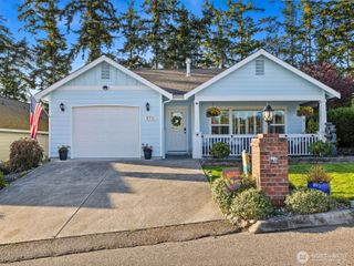 179 NW 12th Court, Oak Harbor, WA 98277