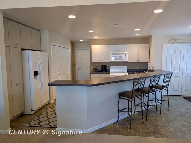 9 Sanctuary Way, Freeland, MI 48623