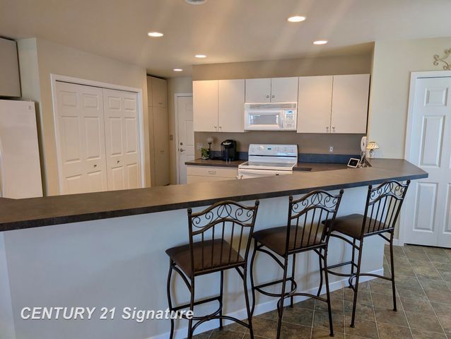 9 Sanctuary Way, Freeland, MI 48623