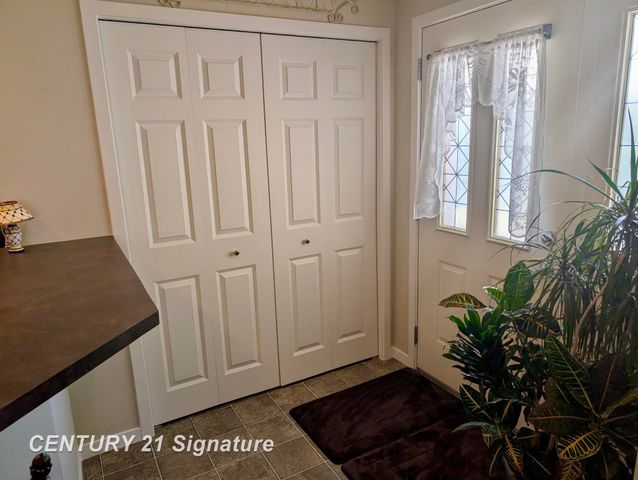 9 Sanctuary Way, Freeland, MI 48623