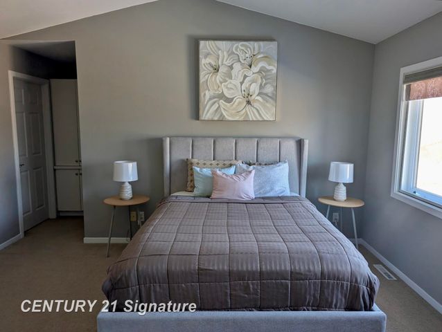 9 Sanctuary Way, Freeland, MI 48623