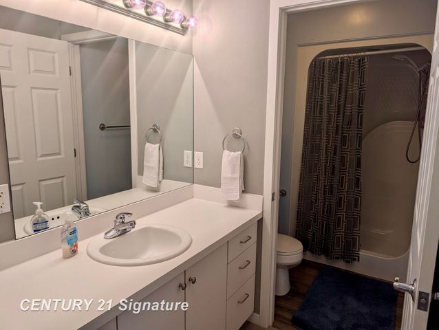 9 Sanctuary Way, Freeland, MI 48623