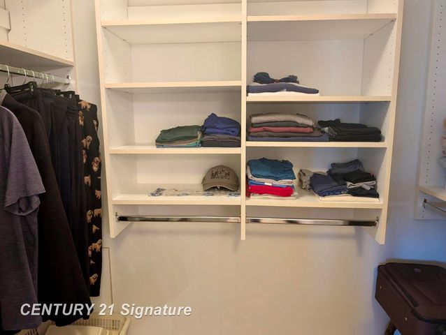 9 Sanctuary Way, Freeland, MI 48623