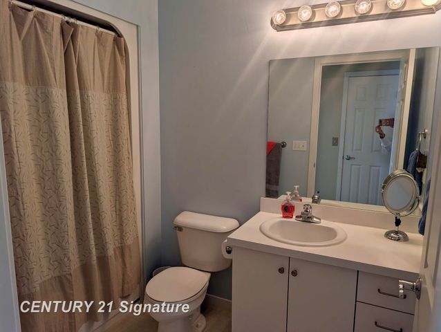 9 Sanctuary Way, Freeland, MI 48623