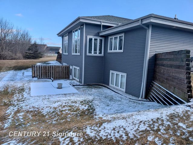 9 Sanctuary Way, Freeland, MI 48623