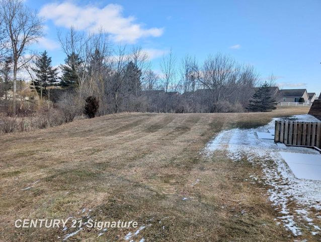 9 Sanctuary Way, Freeland, MI 48623