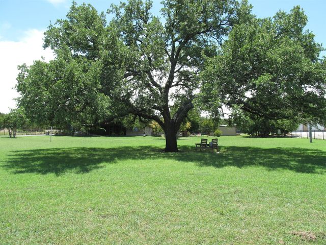 197 Cooperstown Drive, Springtown, TX 76082