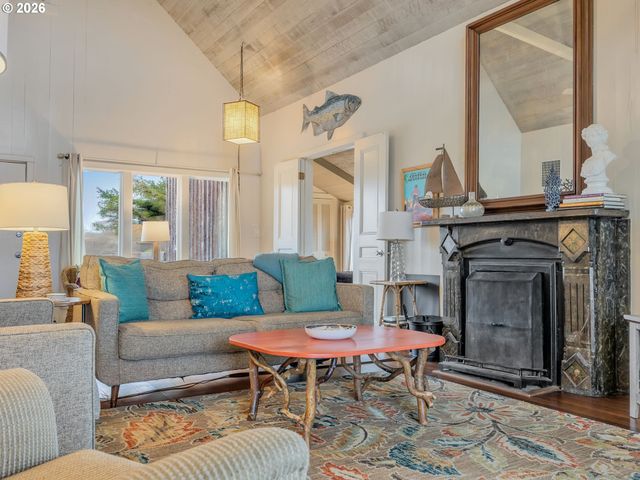 2515 SUNSET Blvd, Seaside, OR 97138