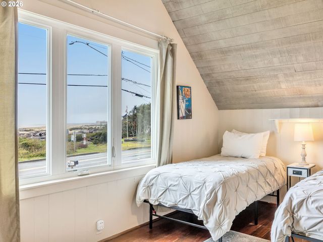 2515 SUNSET Blvd, Seaside, OR 97138