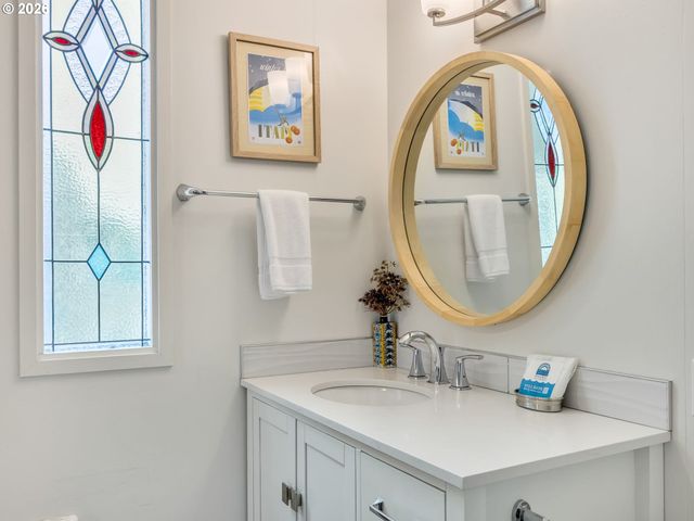 2515 SUNSET Blvd, Seaside, OR 97138