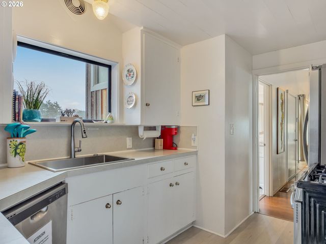 2515 SUNSET Blvd, Seaside, OR 97138