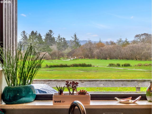 2515 SUNSET Blvd, Seaside, OR 97138