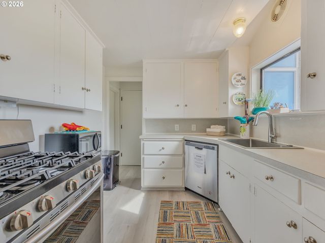 2515 SUNSET Blvd, Seaside, OR 97138