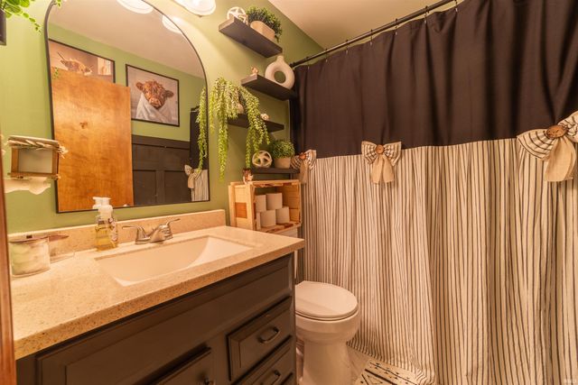 3707 Willow Bend Drive, Evansville, IN 47710
