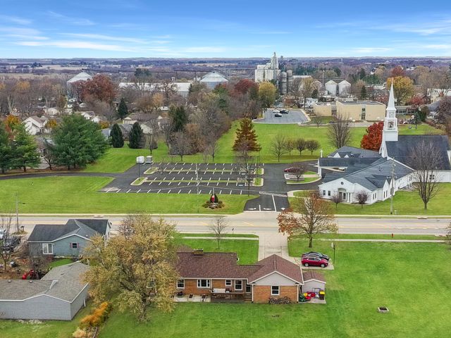 108 E Grove Street, Poplar Grove, IL 61065