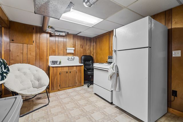 108 E Grove Street, Poplar Grove, IL 61065