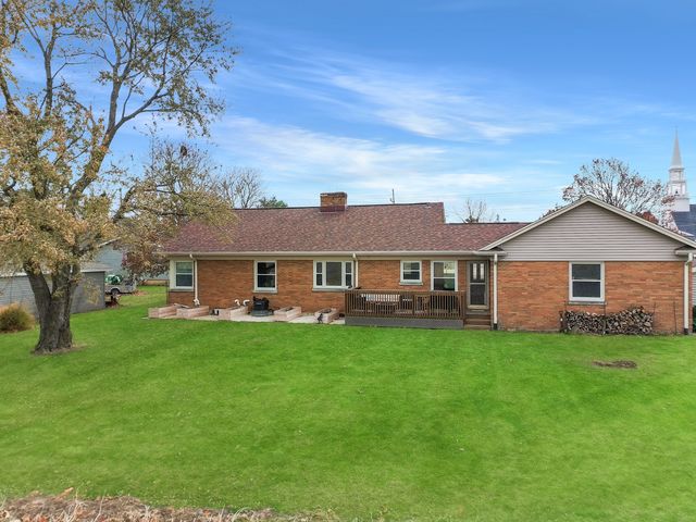 108 E Grove Street, Poplar Grove, IL 61065