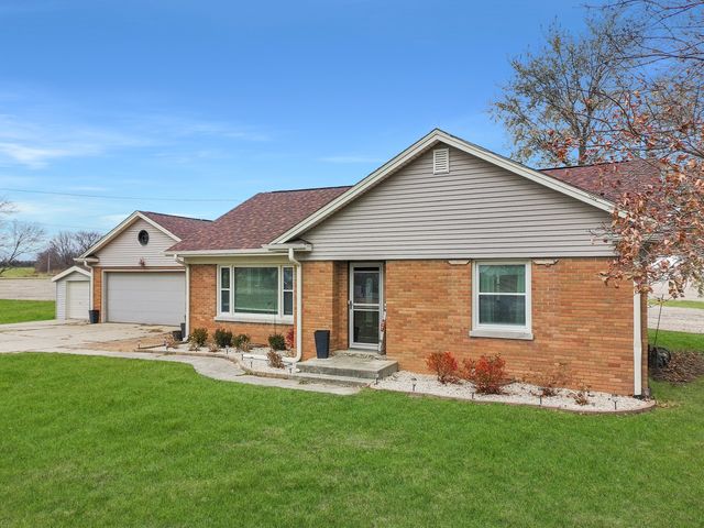108 E Grove Street, Poplar Grove, IL 61065
