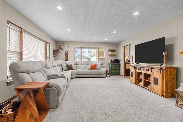 108 E Grove Street, Poplar Grove, IL 61065