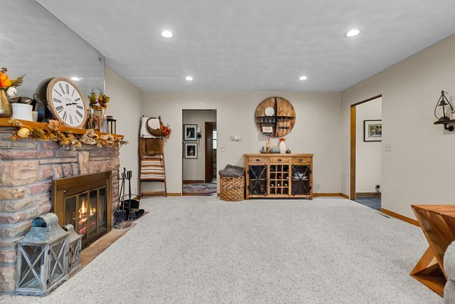 108 E Grove Street, Poplar Grove, IL 61065