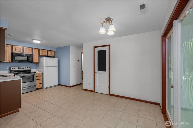 2015 2017 8th Court SW, Olympia, WA 98502