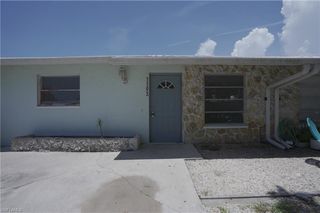 1195 Alhambra CIR, Naples, FL 34103