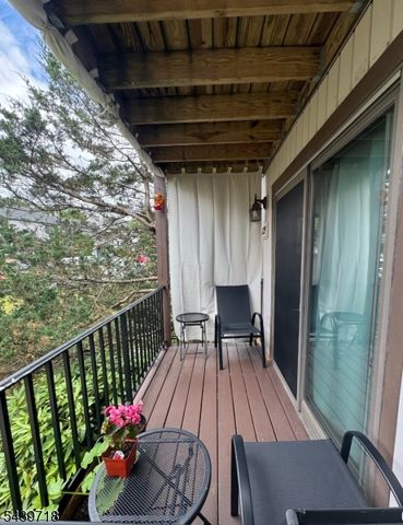 17329 Aspen Ct, Stanhope Boro, NJ 07874