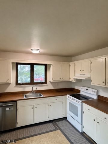 17329 Aspen Ct, Stanhope Boro, NJ 07874
