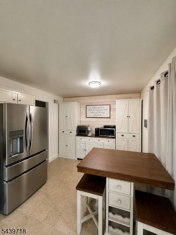 17329 Aspen Ct, Stanhope Boro, NJ 07874