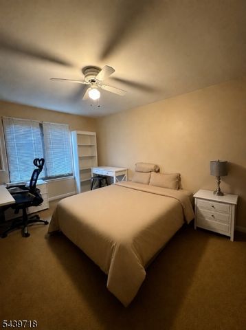 17329 Aspen Ct, Stanhope Boro, NJ 07874