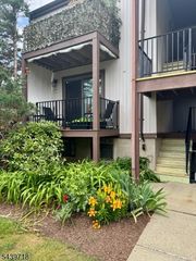 17329 Aspen Ct, Stanhope Boro, NJ 07874