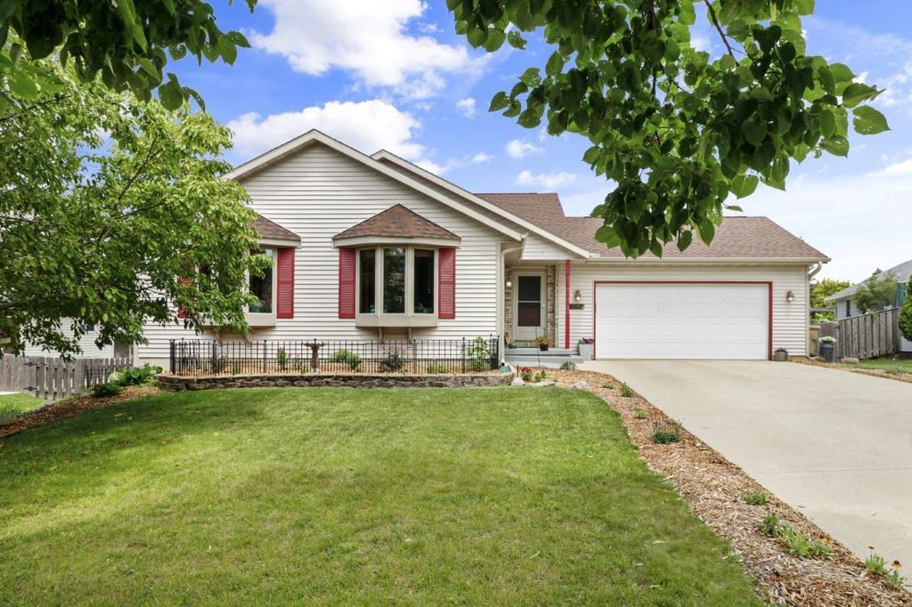 842 Twin Pines Drive, Madison, WI 53704
