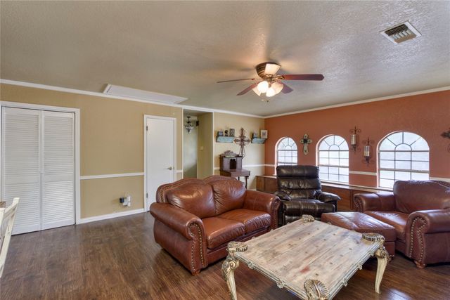 216 Rolling Hills Drive, Aledo, TX 76008