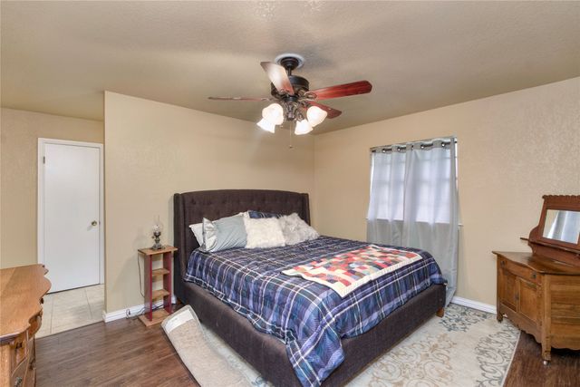 216 Rolling Hills Drive, Aledo, TX 76008