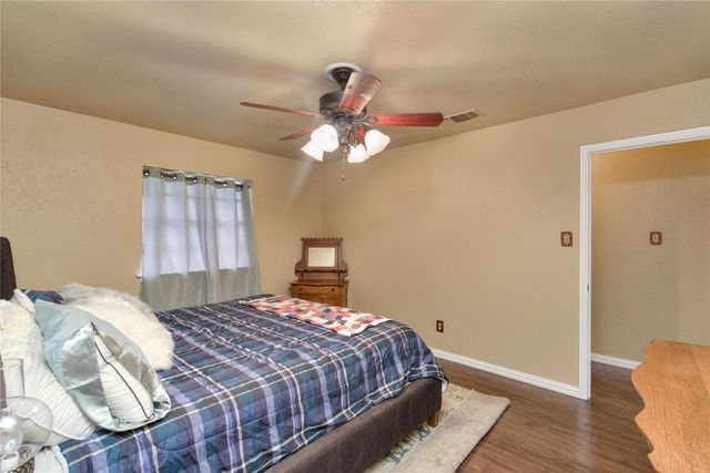 216 Rolling Hills Drive, Aledo, TX 76008