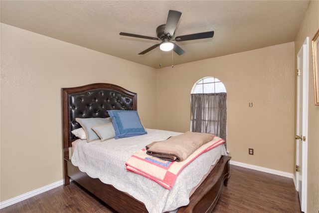 216 Rolling Hills Drive, Aledo, TX 76008