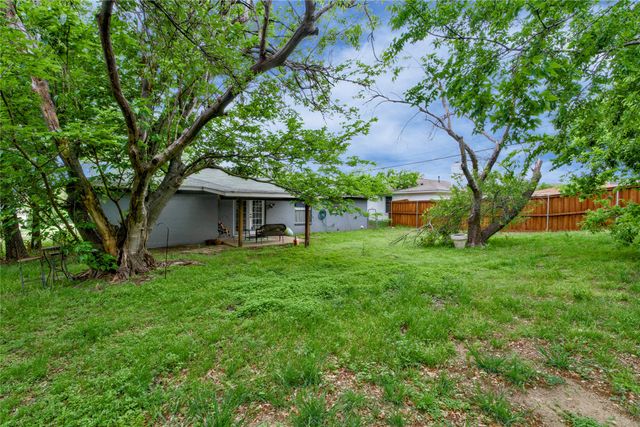 216 Rolling Hills Drive, Aledo, TX 76008