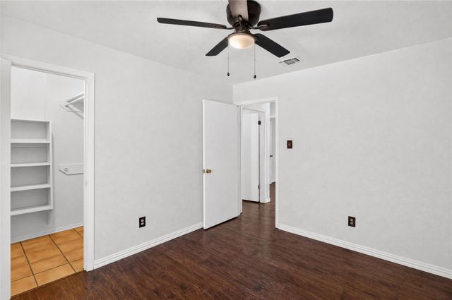216 Rolling Hills Drive, Aledo, TX 76008