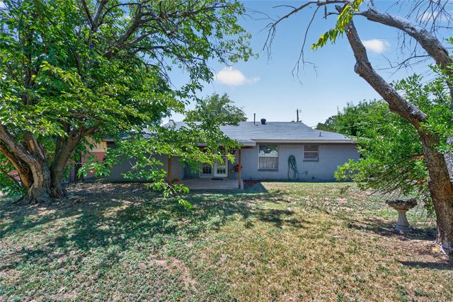 216 Rolling Hills Drive, Aledo, TX 76008