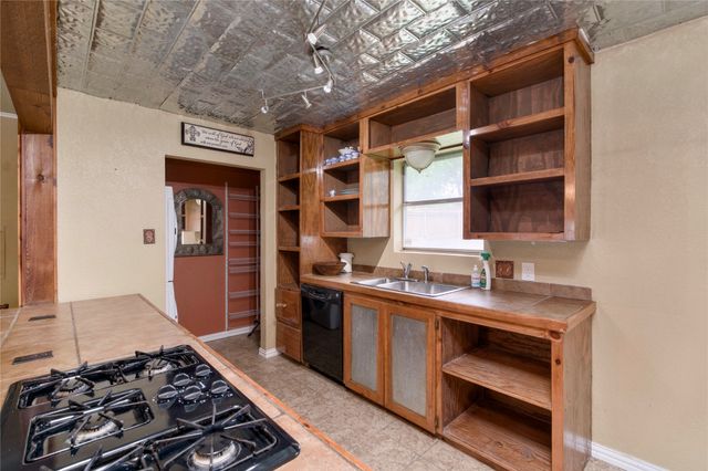 216 Rolling Hills Drive, Aledo, TX 76008