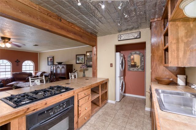 216 Rolling Hills Drive, Aledo, TX 76008