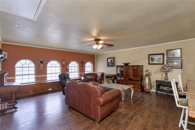 216 Rolling Hills Drive, Aledo, TX 76008