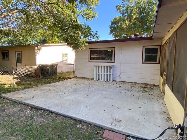 1057 Curtiss, Schertz, TX 78154