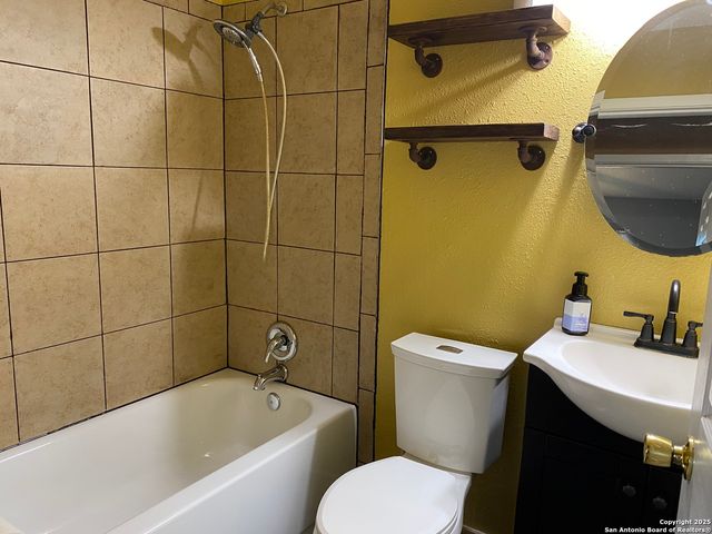 1057 Curtiss, Schertz, TX 78154